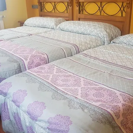 Virginia R.h. Hotel Vinuesa