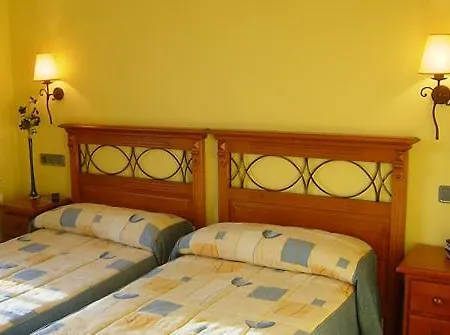 Virginia R.h. Hotel Vinuesa