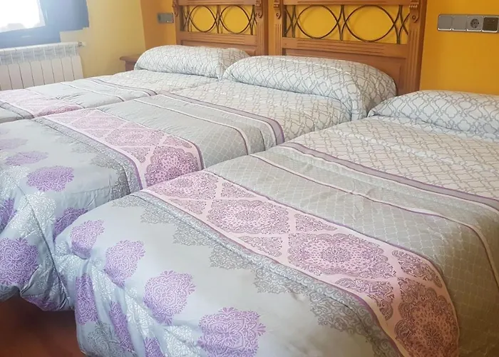 Virginia R.h. Hotel Vinuesa