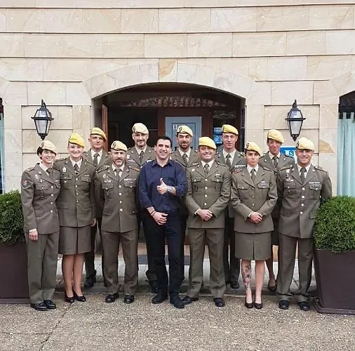 Virginia R.h. Hotel Vinuesa