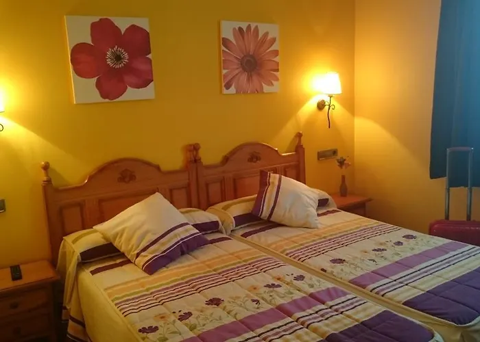 Virginia R.h. Hotel Vinuesa