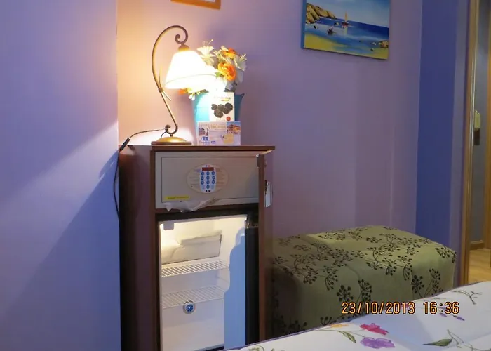 Virginia R.h. Hotel Vinuesa