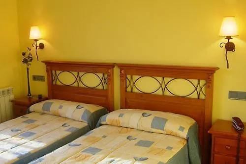 Virginia R.h. Hotel Vinuesa